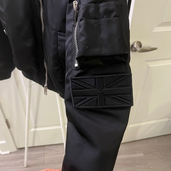 BRAND NEW BURBERRY LADIES BOMBER JACKET SIZE 4 US - Picture 7 of 11